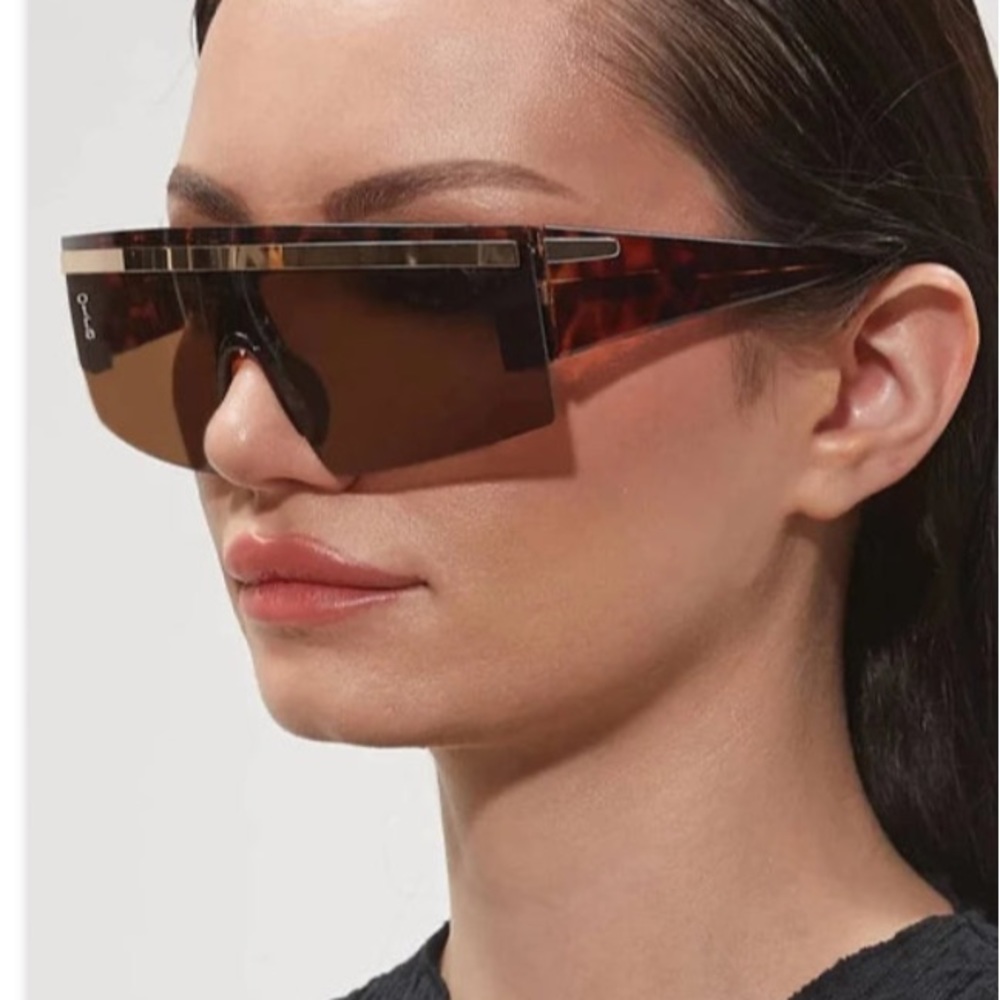 NEW! READ OTRA Coletta tortoise shield sunglasses
